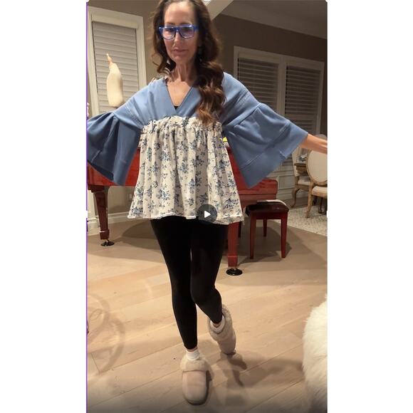 ✨ Shuggie Fierce Upcycled Floral Sweatshirt Tunic – Bell Sleeves | Size S–M ✨ - Picture 4 of 13